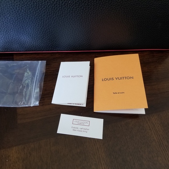 LV Capucines MM bag - Picture 4 of 15